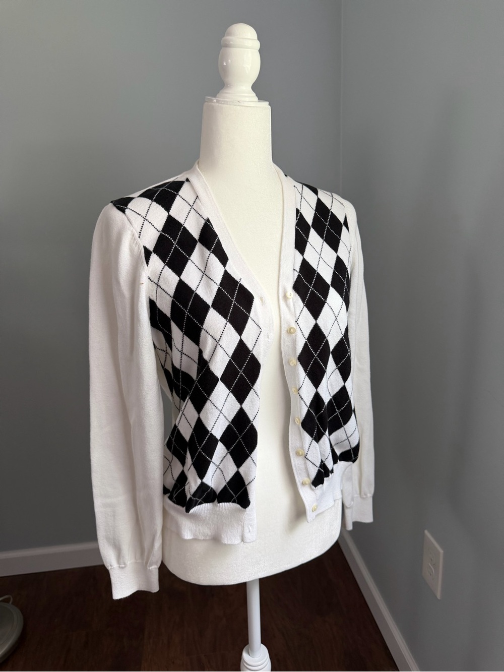 Brooks Brothers Women’s M Cardigan Sweater